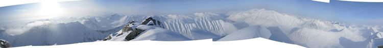Панорама с вершины 2367 
                            м (гора Три Богатыря).