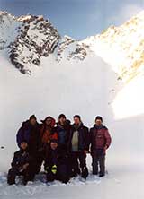 Группа на фоне перевала №15